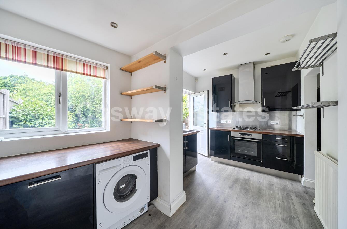 Church Close, Edgware, HA8, Edgware